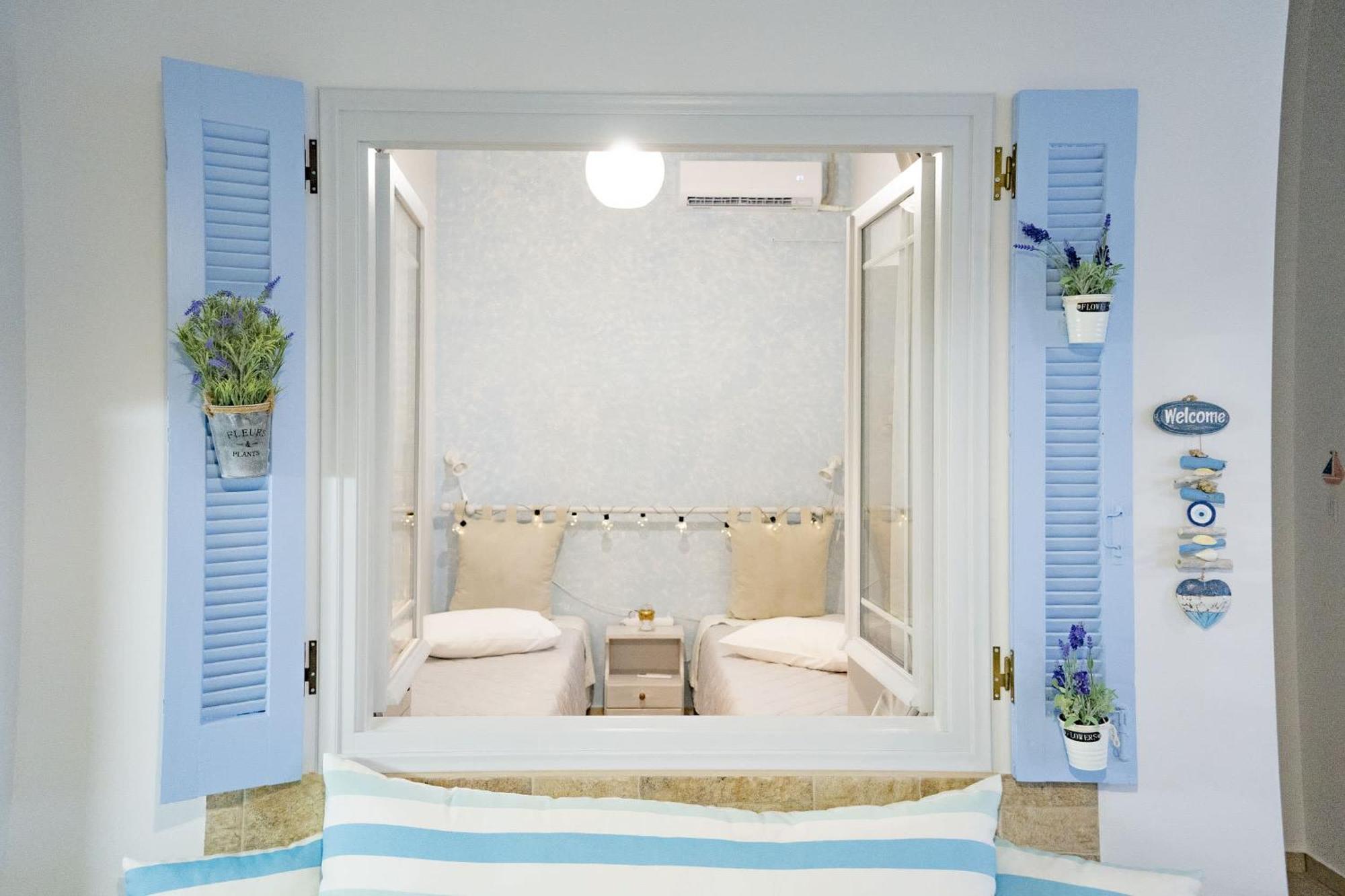 Shades Of Blue Villa Kaloi Limenes Eksteriør billede